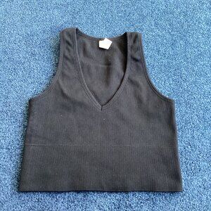 Black V-neck Sleeveless Ribbed Cropped Tank Top - Small